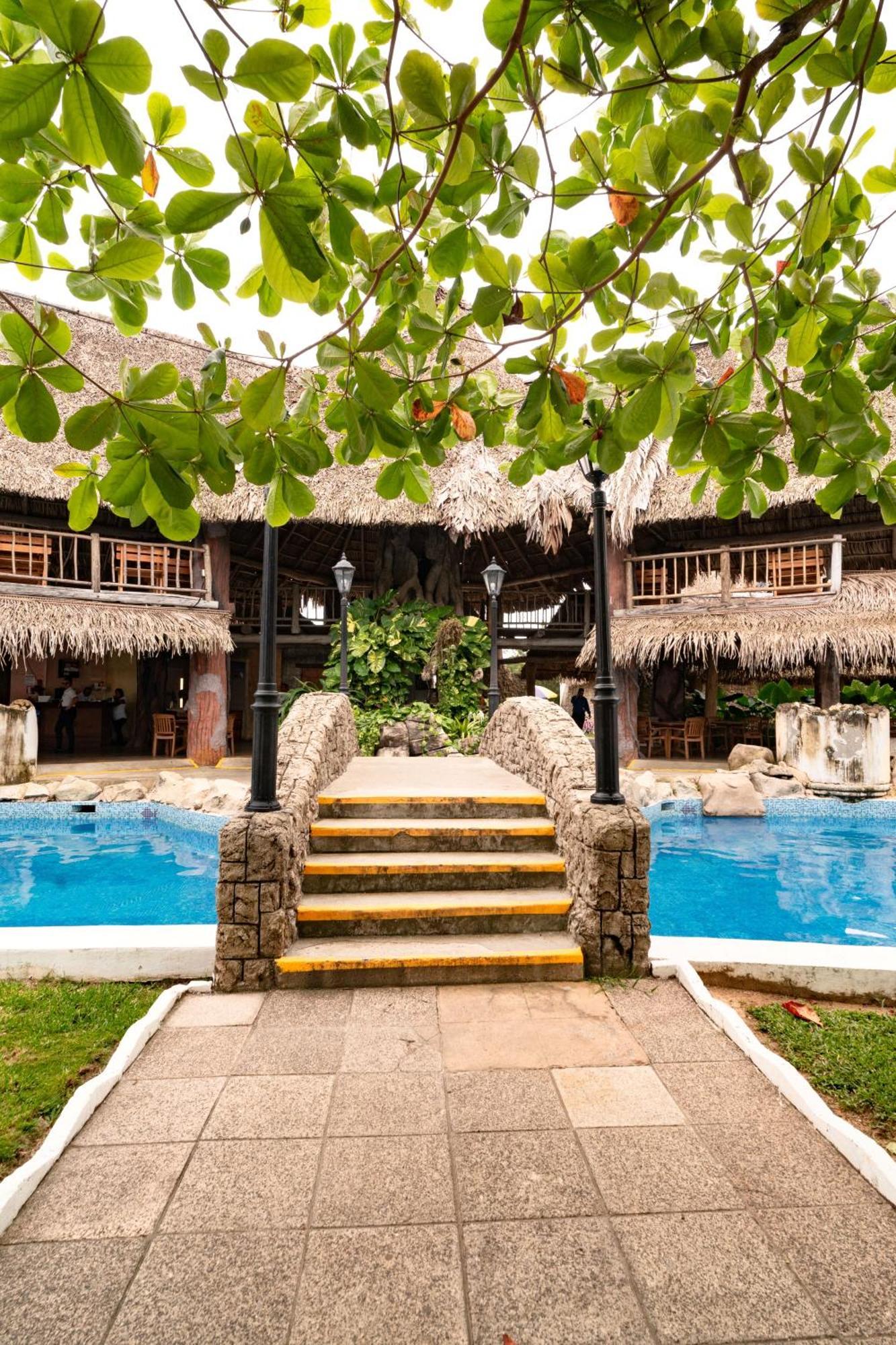 פוארטו באריוס Amatique Bay Hotel מראה חיצוני תמונה