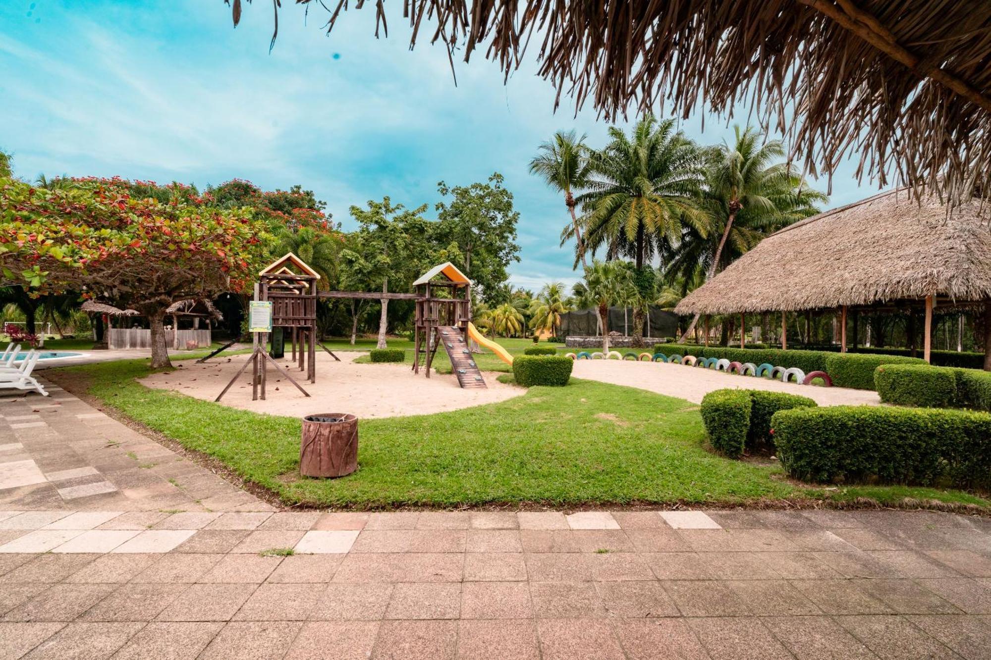 פוארטו באריוס Amatique Bay Hotel מראה חיצוני תמונה
