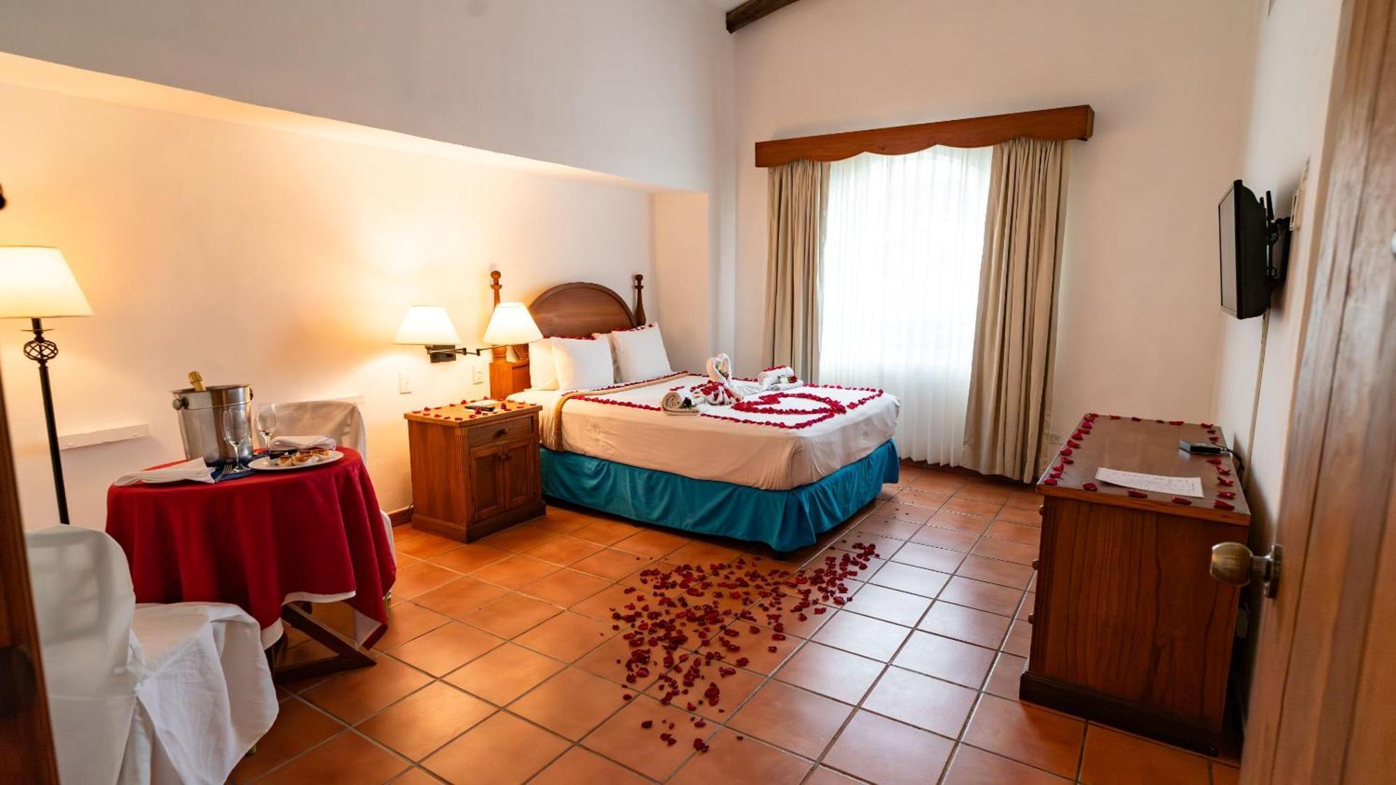 פוארטו באריוס Amatique Bay Hotel מראה חיצוני תמונה